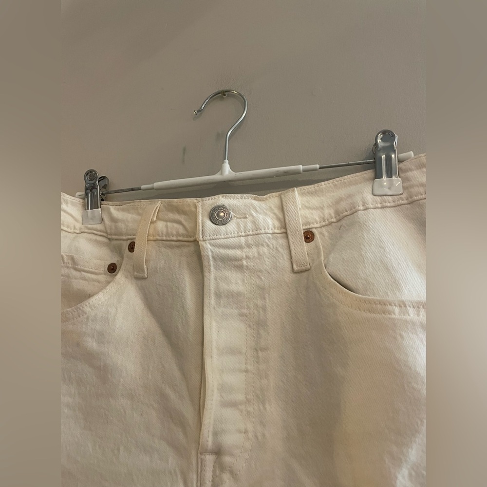 Levi’s Cream Denim Cut Off Shorts Jean Shorts - Picture 2 of 5